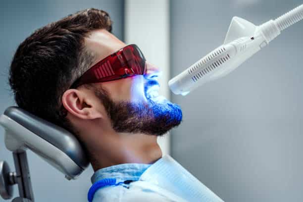 Ablauf der Zahnbleaching-Behandlung bei SwissDent Sopron